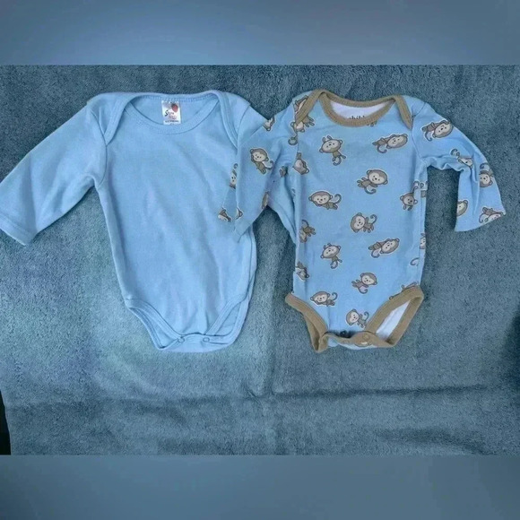 Set of 2 Long Sleeve Onesies 0-3m - Picture 1 of 5